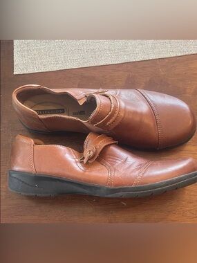Clark’s shoes‎